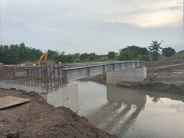 Proses Pemasangan Gilder Komposit Jembatan