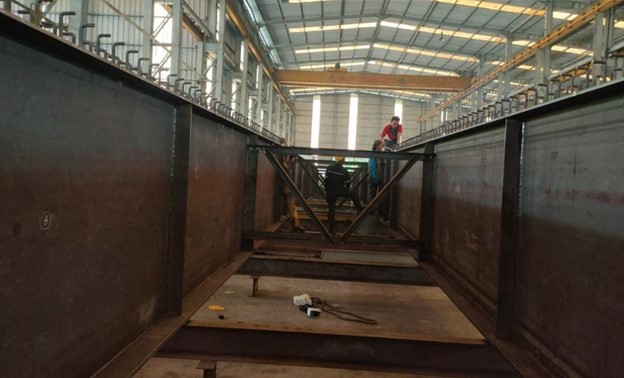 Proses Pemasangan Gilder Komposit Jembatan
