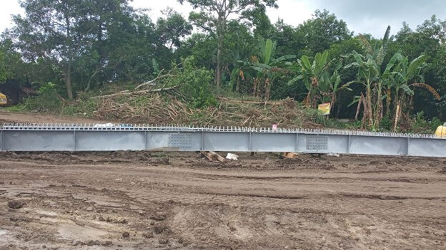 Proses Pemasangan Gilder Komposit Jembatan
